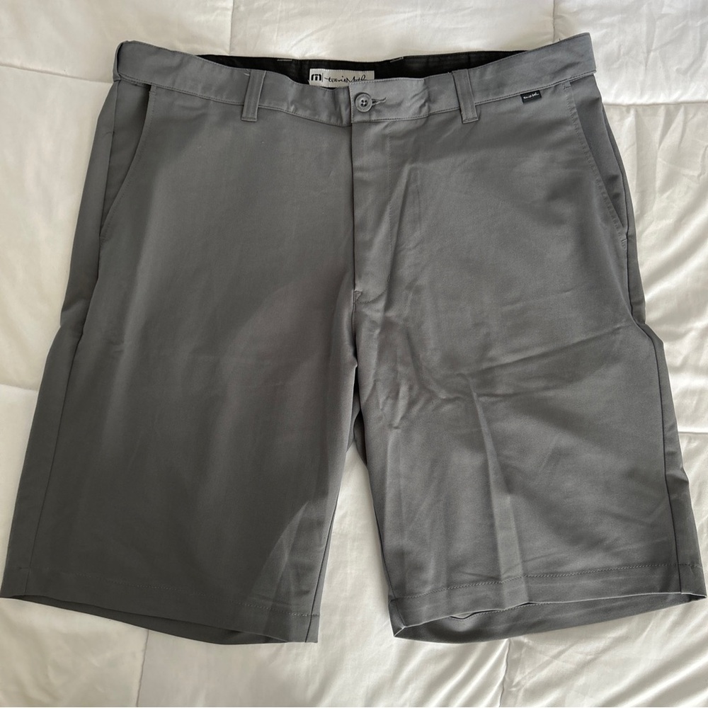 TRAVIS MATHEW Mens Golf Casual Shorts size 40